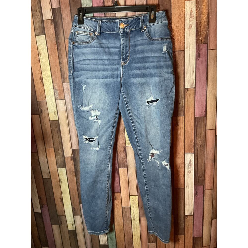 Maurice’s High Rise Distressed Patchwork Jeans Women’s Size Medium Regular